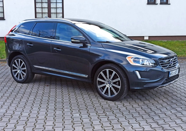 Volvo XC 60 cena 93900 przebieg: 89000, rok produkcji 2016 z Radom małe 254